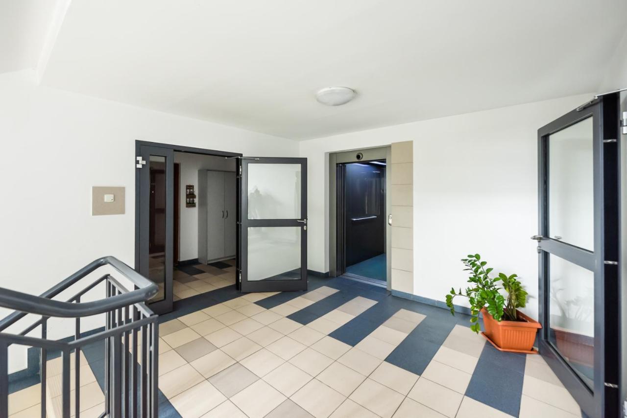 Ursus Pleasant Apartment Varsavia Esterno foto
